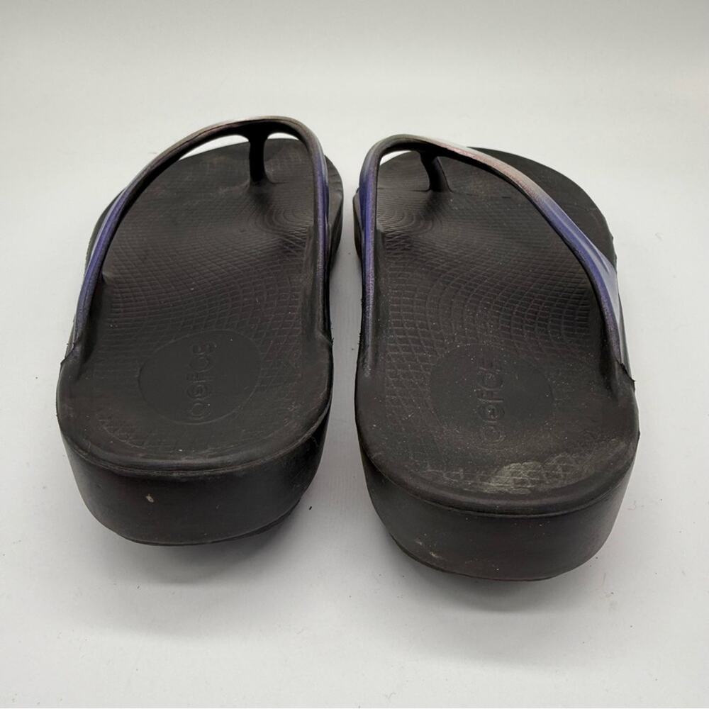 OOFOS Women's Black Flip Flop Sandals with Iridescent Pink-Purple-Blue Straps - Picture 4 of 9